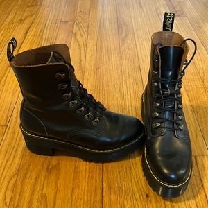 Dr. martens Leona heeled boot